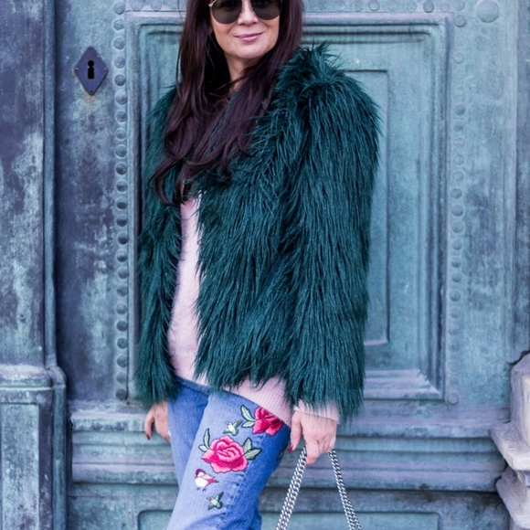 Zara Jackets & Blazers - Zara Faux Fur Bloggers Favorite Jacket